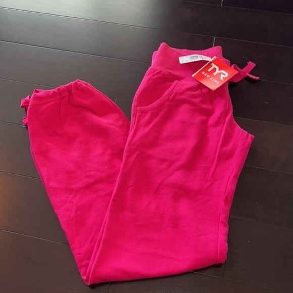 TYR | Fuchsia Sweatpants - Women size Small.  NWTS Barbie Core - Picture 8 of 9